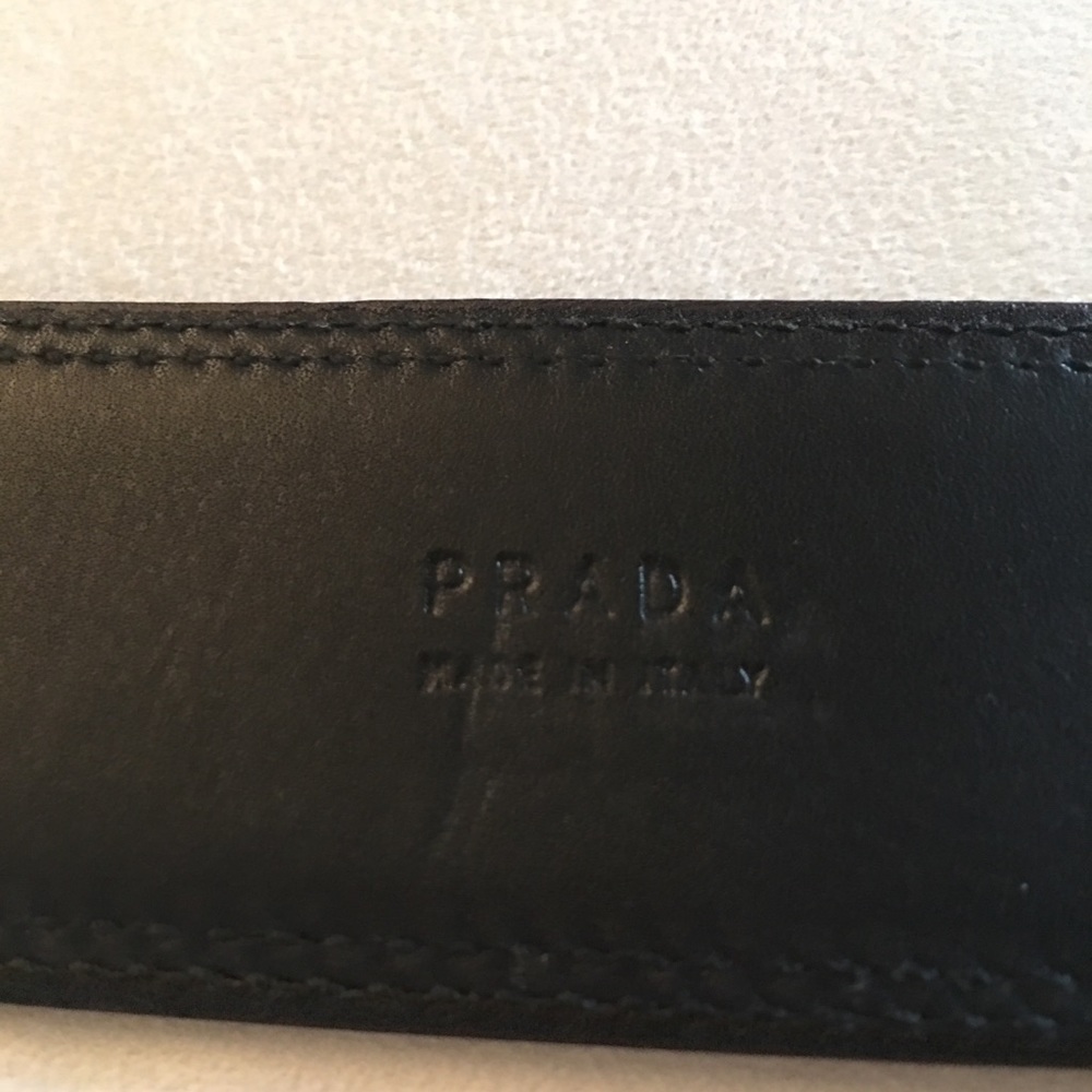 Prada - Picture 3 of 4